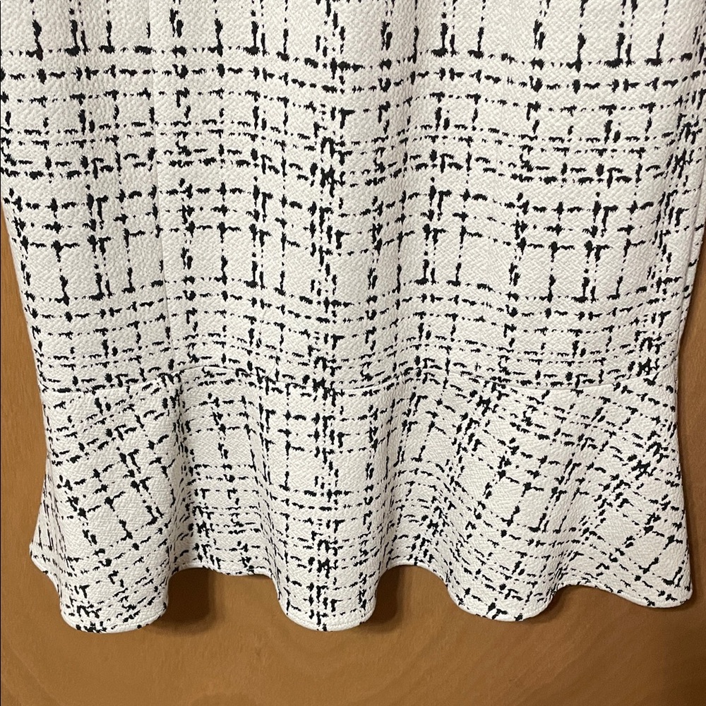 Karl Lagerfeld Black and White Patterned Midi Dress - Picture 5 of 8